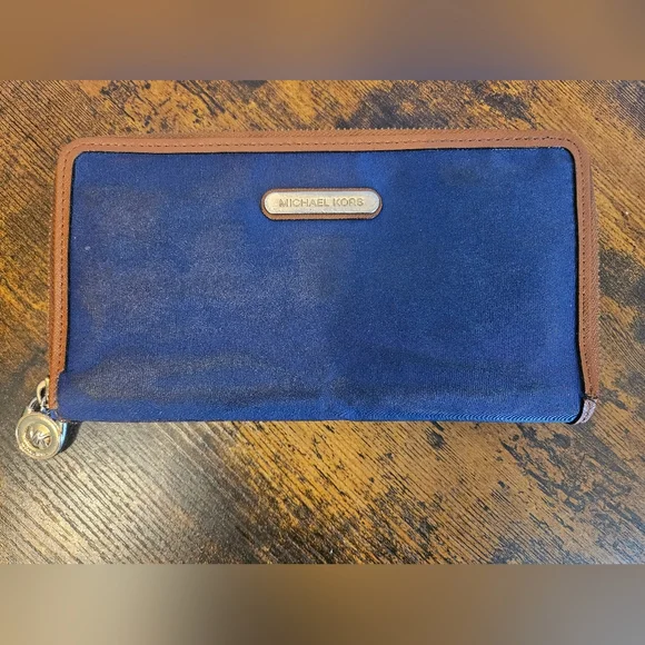 Michael Kors Blue & Tan Zip-Around Continental Wallet - Picture 2 of 9